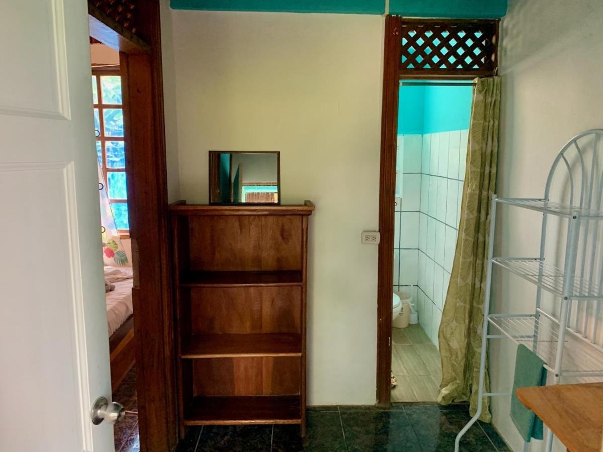 Sámara Woodstock Hostel מראה חיצוני תמונה