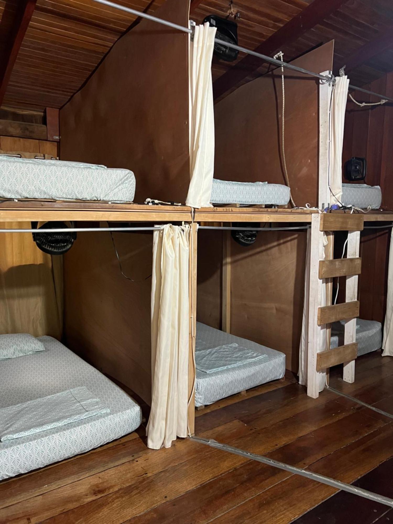 Sámara Woodstock Hostel מראה חיצוני תמונה