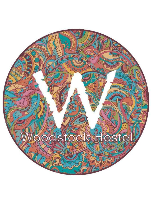 Sámara Woodstock Hostel מראה חיצוני תמונה